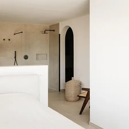 Vila Spacious With Pool Close To The Beaches